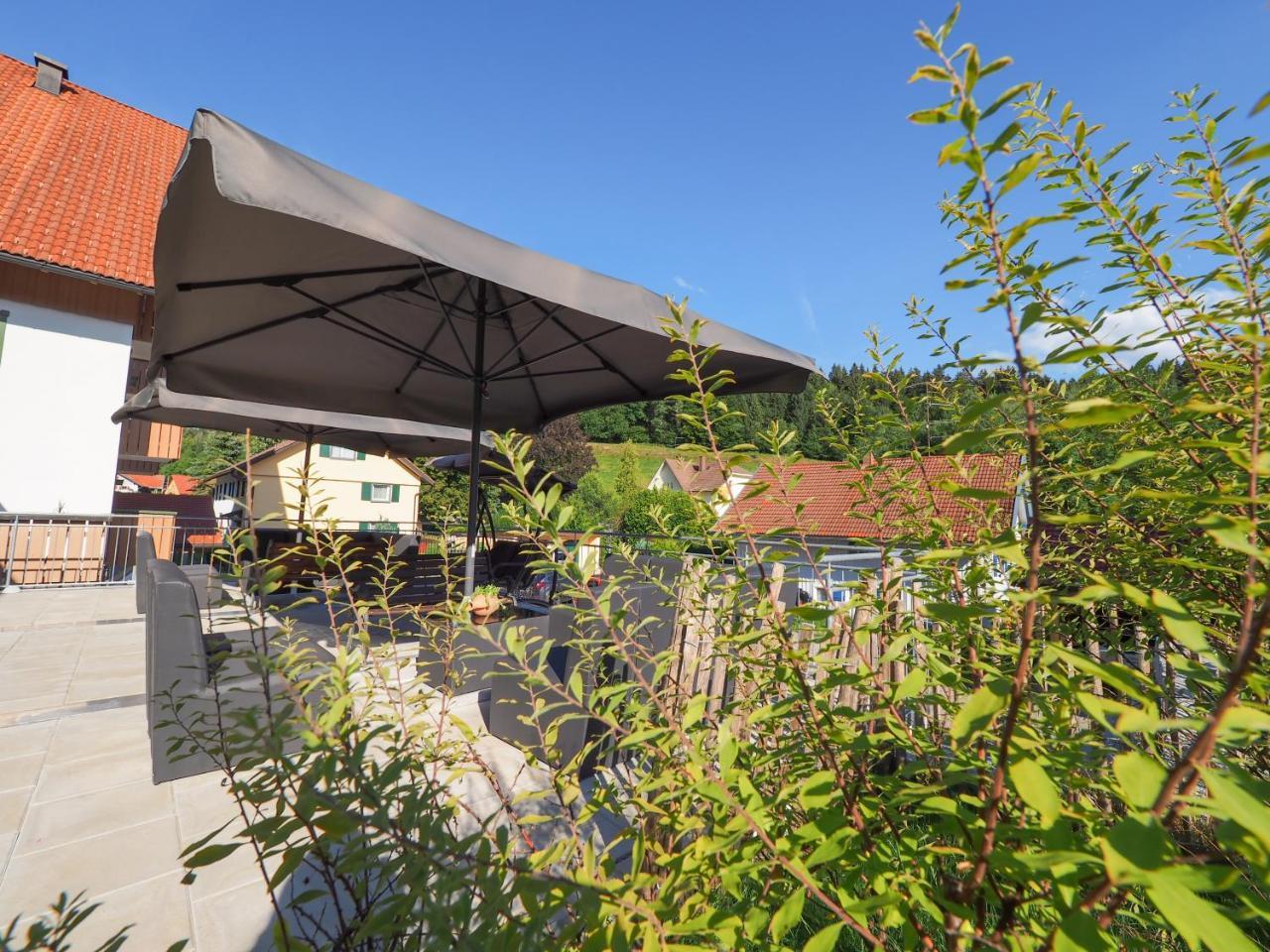 Landgasthof Zum Schwarzen Grat Isny im Allgau Exterior photo