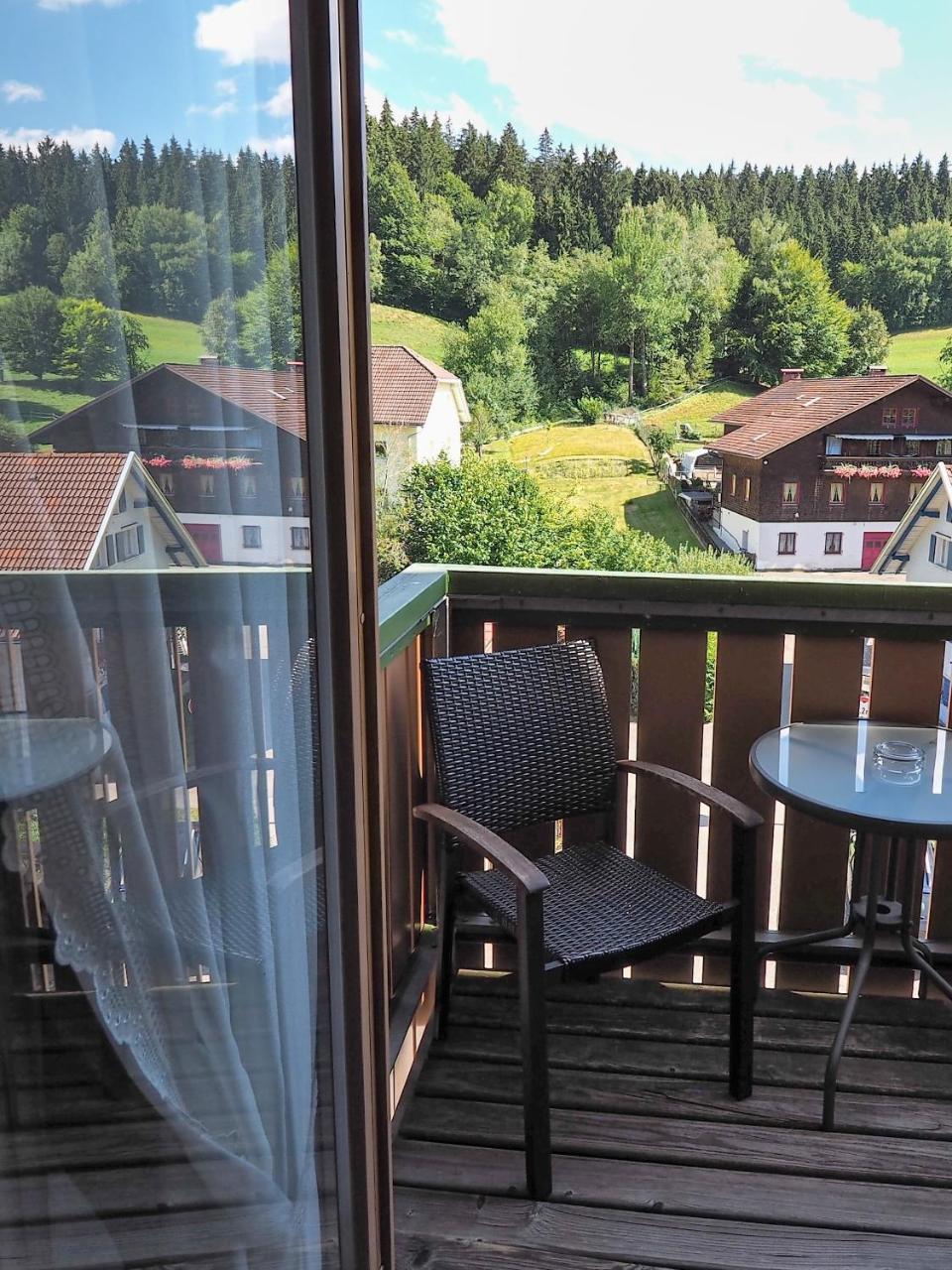 Landgasthof Zum Schwarzen Grat Isny im Allgau Exterior photo